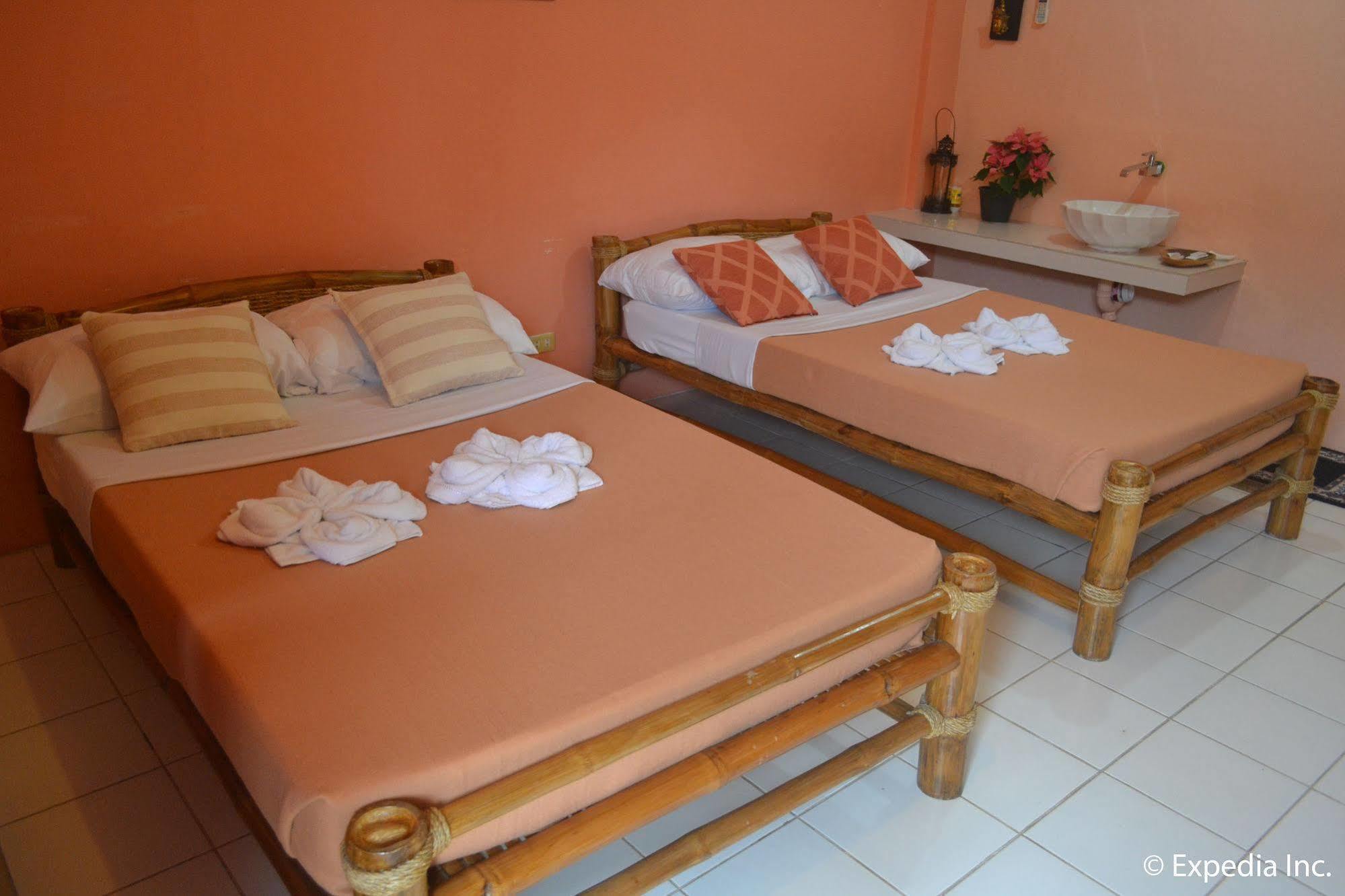 Lazea Tagaytay Inn Tagaytay City Bagian luar foto
